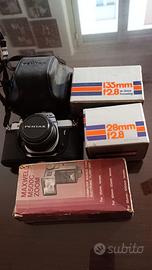Si vendono macchine fotografiche analogiche.