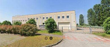 Immobile di 3390 m² a Castelleone