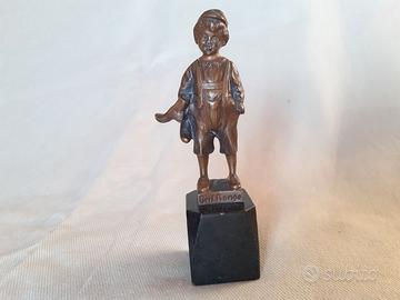 Statuetta bronzo ragazzo scarpa XIX – XX secolo
