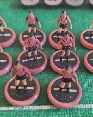 Subbuteo Zeugo lotto 8 squadre basi piatte 