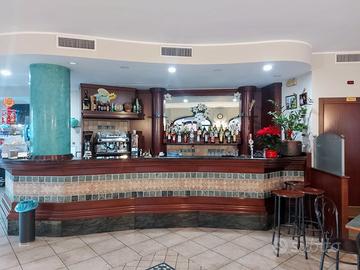 Attività bar con licenza ristorazione