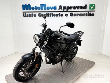Yamaha XSR 700 TOTAL BLACK - MOTONOVA