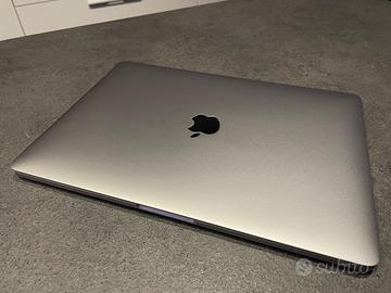 MacBook Pro M1. 16 Gb RAM. 1 Tb SSD.