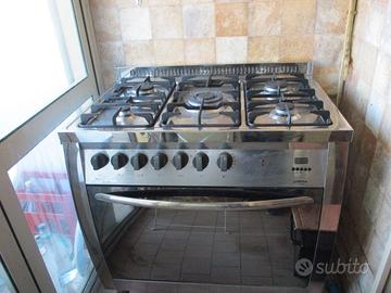 CUCINA LOFRA  BUILDING