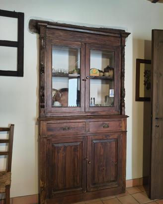 Monili antichi di valore e legno massello del ‘900