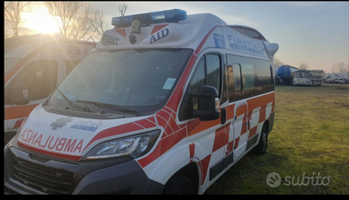 Ambulanza peugeot boxer 2017 vecotras