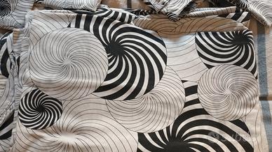 copripiumone bianco e nero 