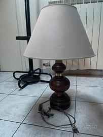 Lampada da tavolo in legno tornito stile classico