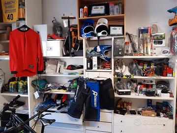 blocco accessori e abbigliamento ricambi ebike mtb