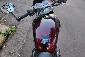 moto triumph speed twin 1200 stealth edition 2024