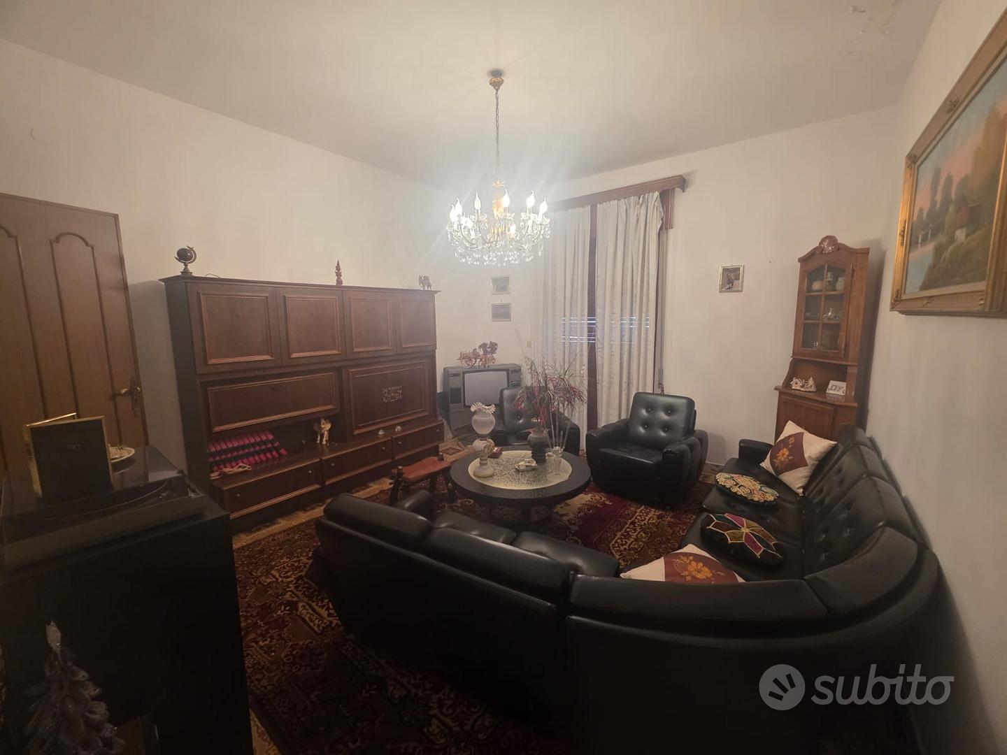 Appartamento su 4 livelli- zona Adrano - Vista 4