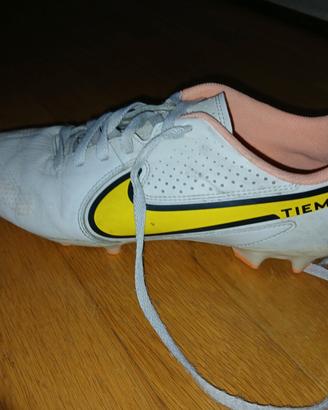 Scarpini Nike Tiempo