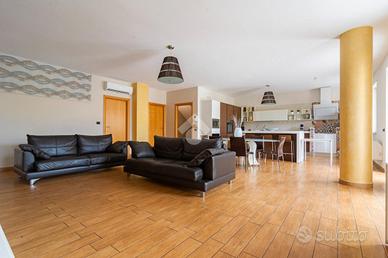 5 LOCALI A CONVERSANO