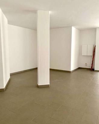 Immobile di 154 m² con 1 locale a Leffe