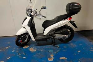 Piaggio Carnaby 300