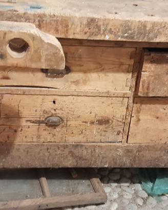 Vecchio banco da falegname Val di Fiemme