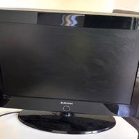 TV LCD SAMSUNG 26" PERFETTO (+ DECODER PENNA USB).