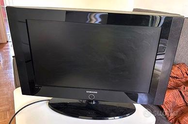 TV LCD SAMSUNG 26" PERFETTO (+ DECODER PENNA USB).