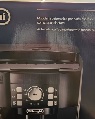 Macchiano del caffe automatica DE LONGHI  