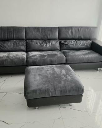 Divano grande 5 o 6 posti (300x108) con pouf