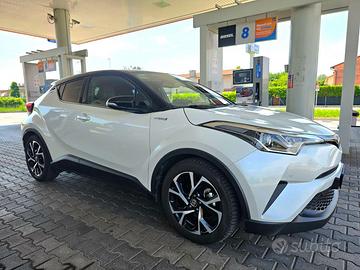 Toyota C- HR 1.8 E- CVT full optional