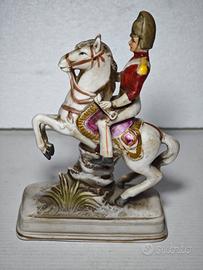 Statuina porcellana Capodimonte ufficiale cavallo