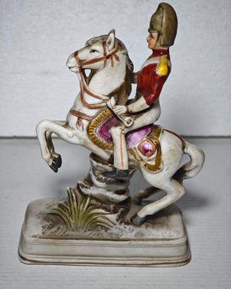 Statuina porcellana Capodimonte ufficiale cavallo