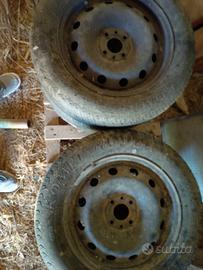 cerchi e gomme da 15 polli