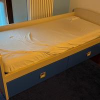 Letto singolo + doghe, + materasso + 2 cassettoni