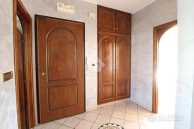 4 LOCALI A PIANEZZA