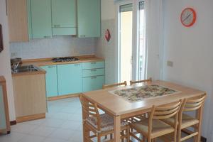22-29 AGOSTO/50m da mare/bilocale/4-5 letti/p.auto