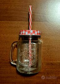Barattolo in vetro con cannuccia e coperchio