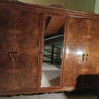 Mobile in radica di noce con specchio