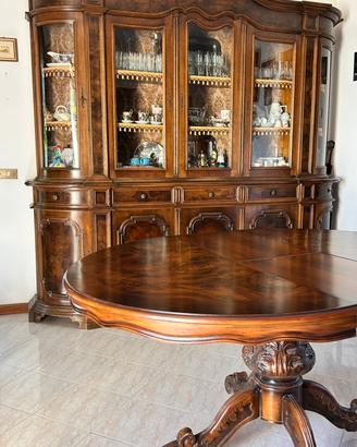 Tavolo e credenza in noce