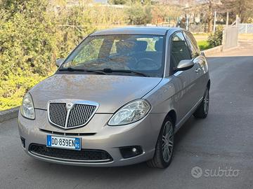 Lancia Ypsilon 1.4 16V Platino