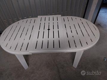 tavolo in resina per esterno