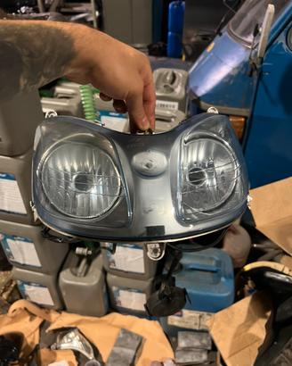 Fari anteriori yamaha xcity 250