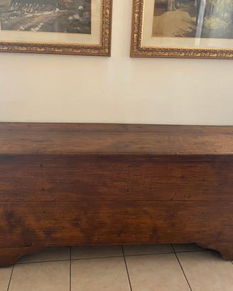 Cassapanca in legno di noce