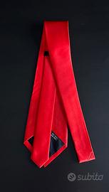 Cravatta seta lucida colore rosso