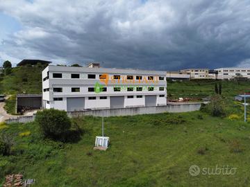 Locale commerciale, Contrada San Giovanni in Go...