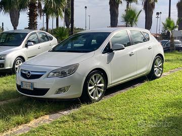 Opel Astra J