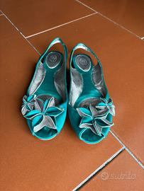 Scarpe in tessuto e pelle lucida