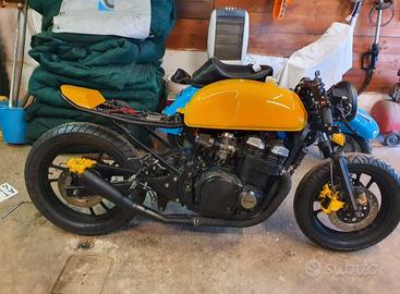 suzuky 600 cafe race