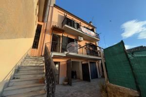 4 LOCALI A MAGLIANO SABINA