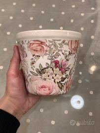Vaso con decoro rose