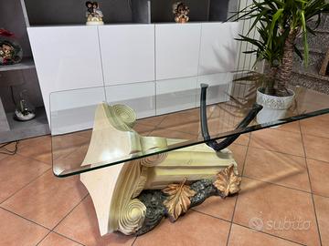 Tavolino da salotto in vetro con base decorativa