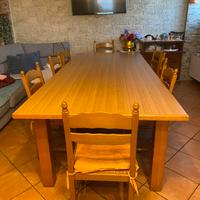 Tavolo in legno di rovere con pannello in formica