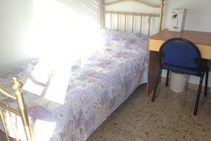 Stanza singola zona Ospedale solo donne