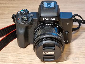 Canon EOS M50 kit con EF-M 15-45 IS STM