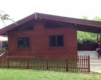 Casetta prefabbricato di legno